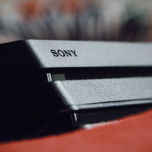 Sony Responde à Falta de PS5 Com Mais PS4